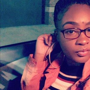 Meet your Posher, Violet